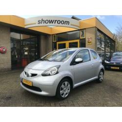 Toyota Aygo 1.0-12V Airco APK 2021 (bj 2006)