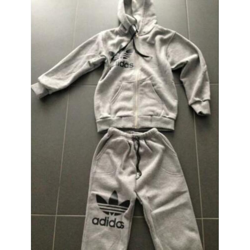 NIKE en Adidas pak nieuw maat 140