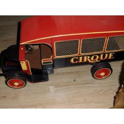 Mack Cirque van metaal 65Lang weg is weg
