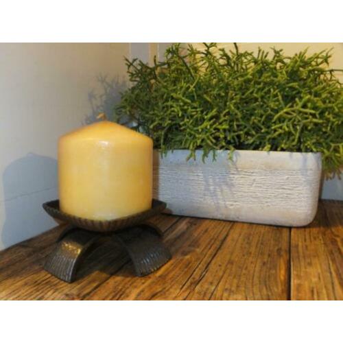 zware vintage brutalist kandelaar kaarsenhouder met kaars