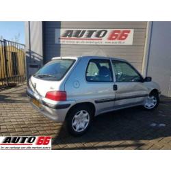 Peugeot 106 - 1.1 XT uit het jaar 2003