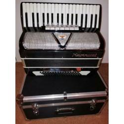 Prachtige Marinucci 80 bas,