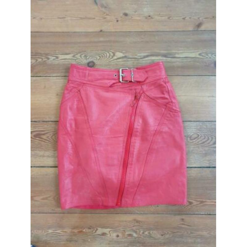 Rood leren rokje van leer 34 xs