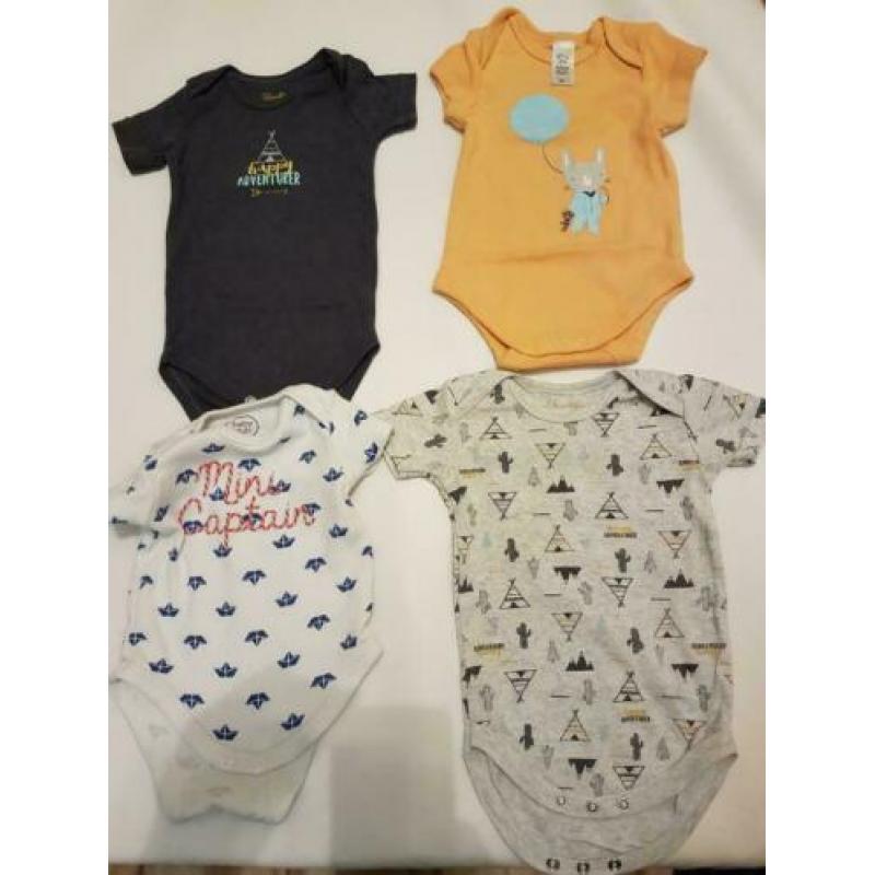 Rompers maat 62/68 . 22stuks