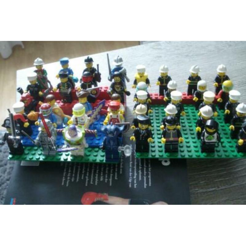 Lego figuren 40 x op tribune