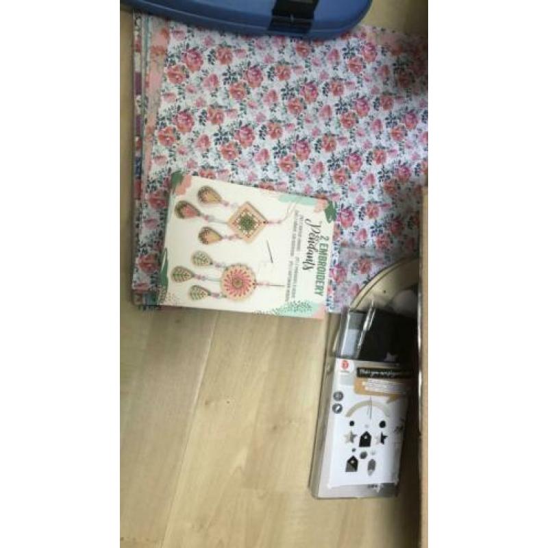3 dozen hobby incl diamond painting
