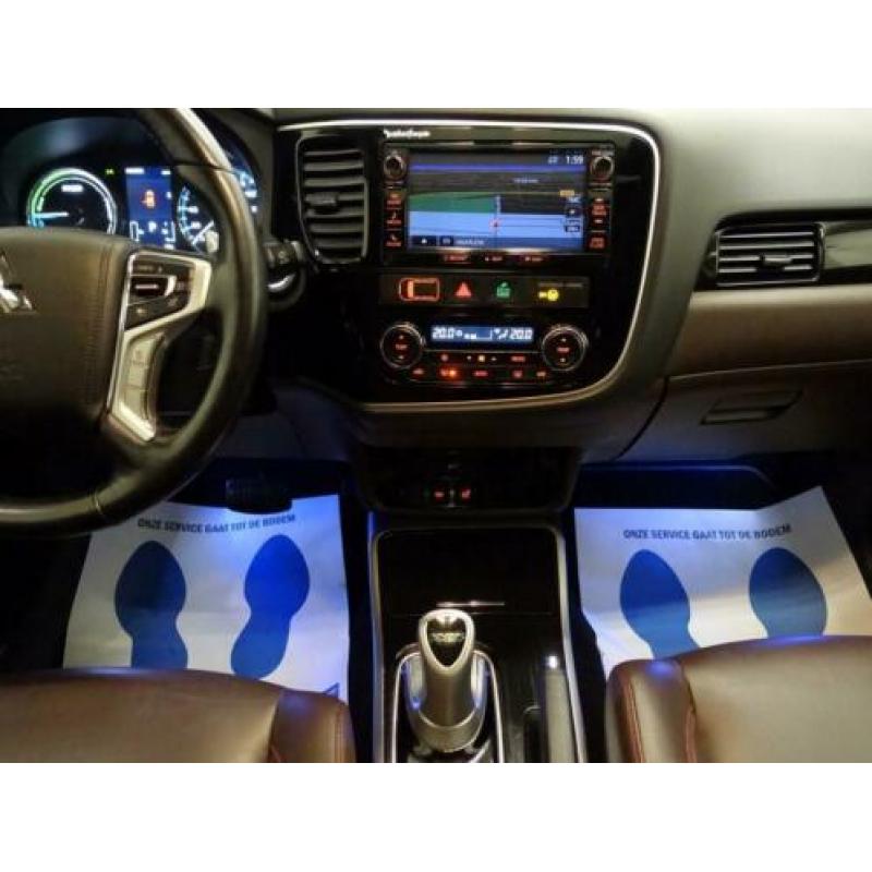 Mitsubishi Outlander 2.0 PHEV Executive+ 4WD Autom, Schuifda