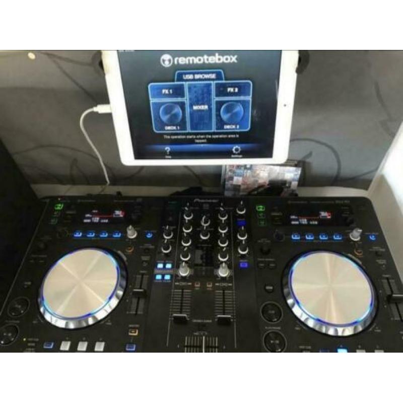 Complete Pioneer DJ stand alone set van 1000 watt.