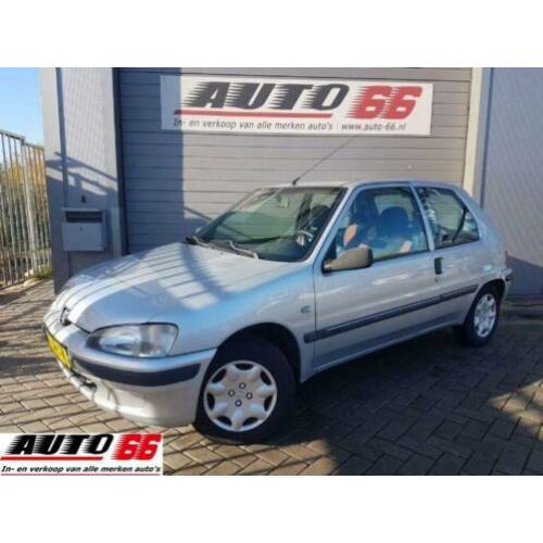 Peugeot 106 - 1.1 XT uit het jaar 2003
