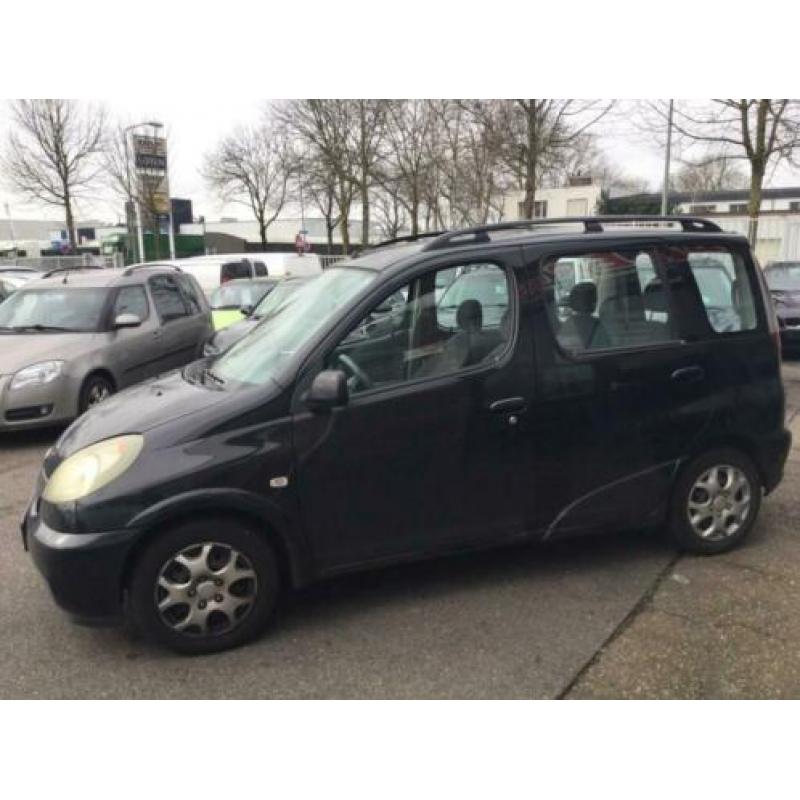 Toyota YARIS VERSO 1.3 16V VVT-I LINEA LUNA