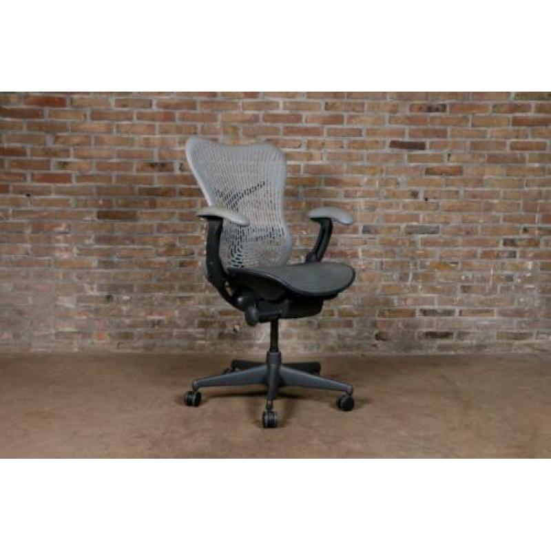 Herman Miller Mirra bureaustoel bij TheReSales
