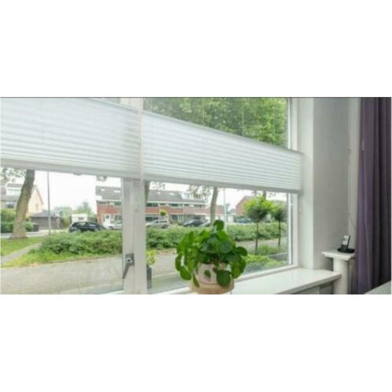 2 witte Plissegordijnen (Zgan)