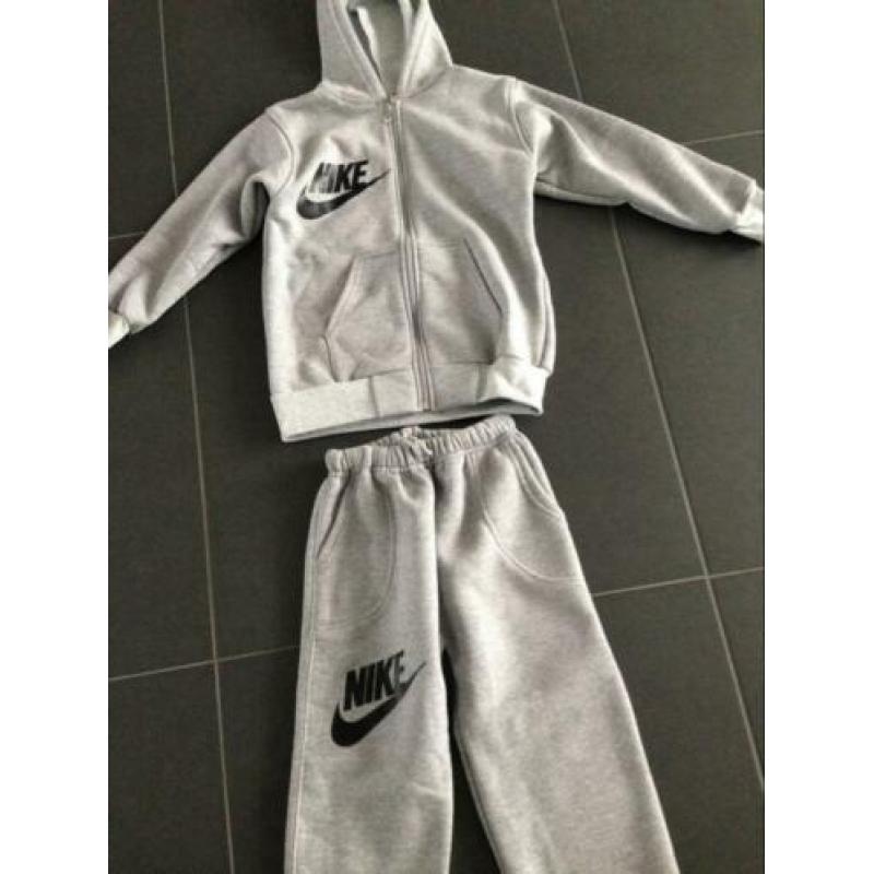 NIKE en Adidas pak nieuw maat 140