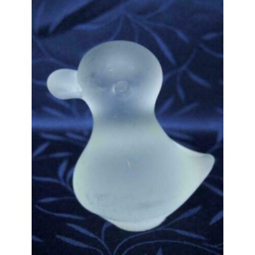177 Beeldjes van glas; eend, gaaf