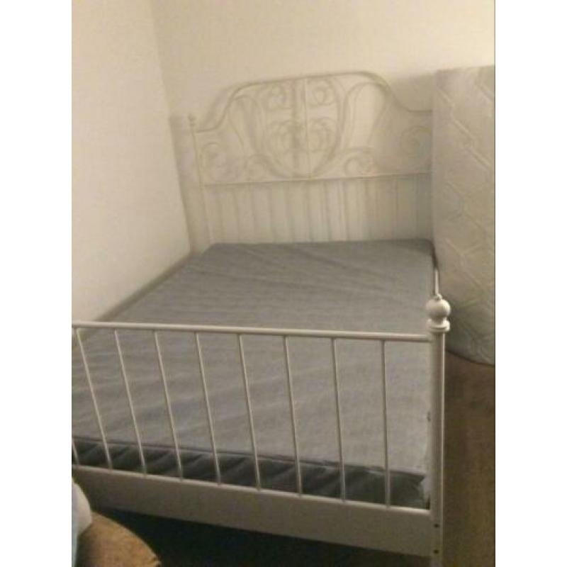 Tweepersoons bed 140x200