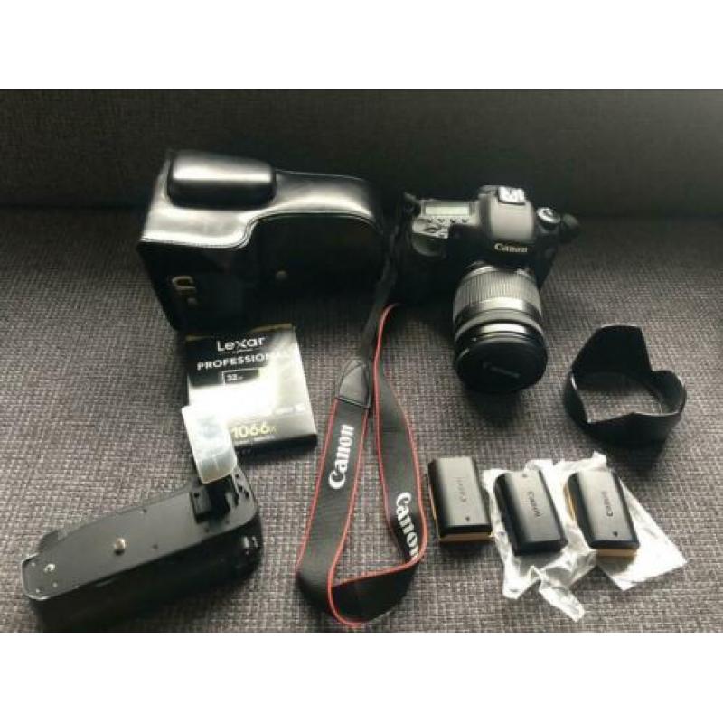 Canon 7D complete set.