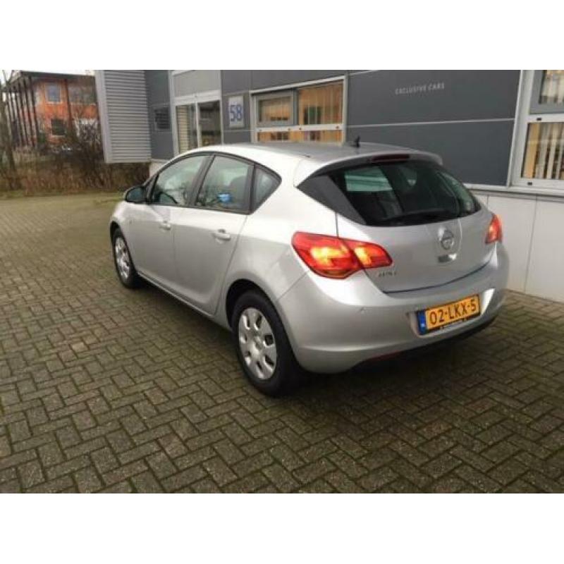 Opel Astra 1.7 CDTi Edition