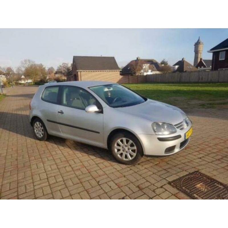 Volkswagen Golf 1.6 16V FSI 85KW 3D 2005 Grijs