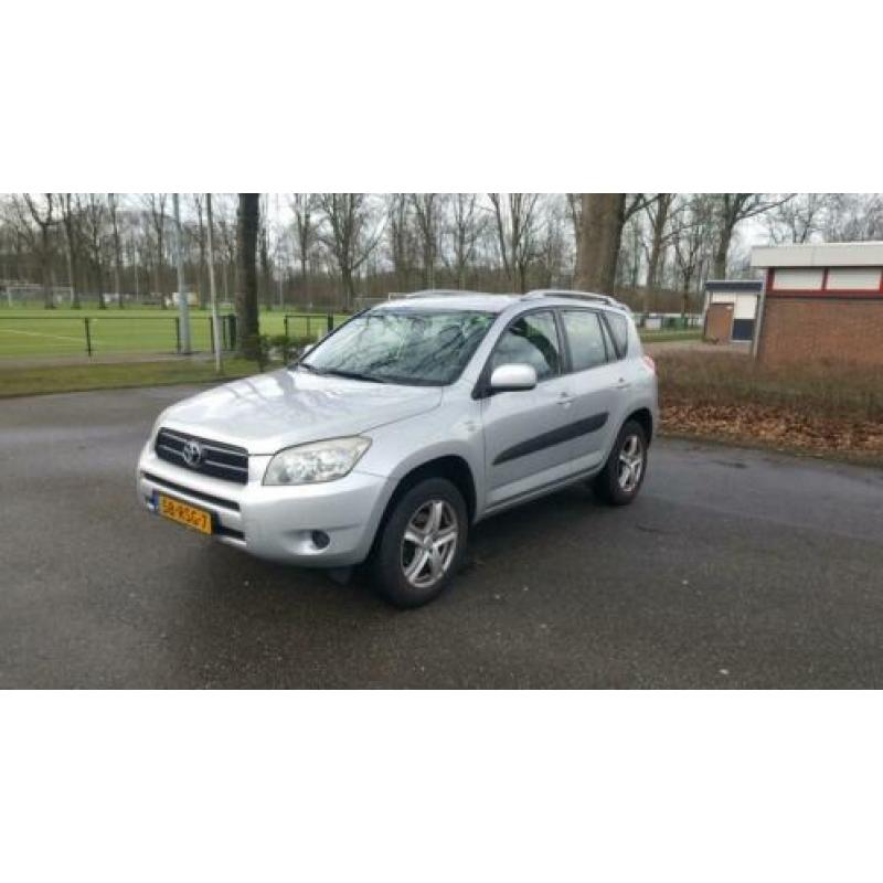 Toyota RAV4 2.2 D4D Linea Sol