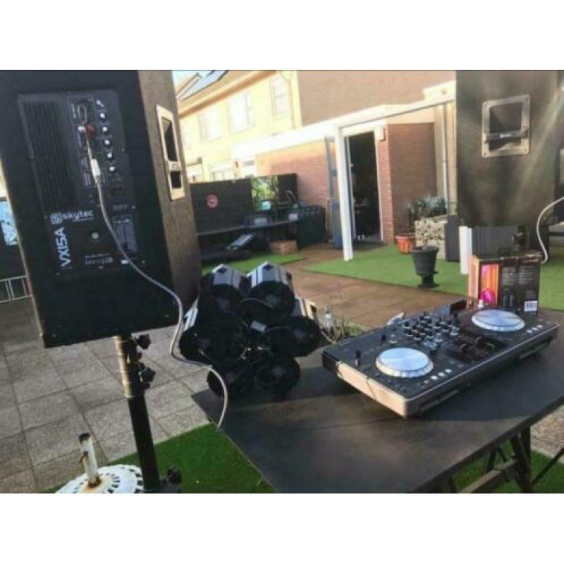 Complete Pioneer DJ stand alone set van 1000 watt.