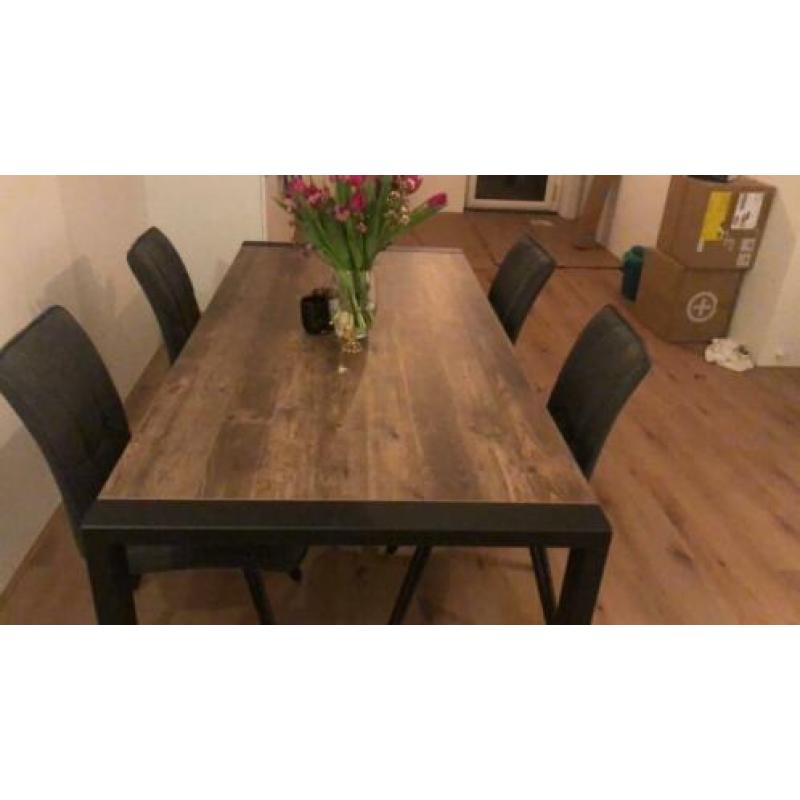 Brand new Table and Velor Chairs set (4 chairs)