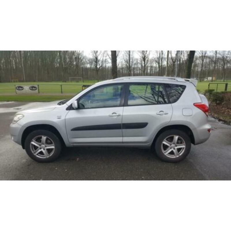 Toyota RAV4 2.2 D4D Linea Sol