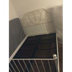 Tweepersoons bed 140x200
