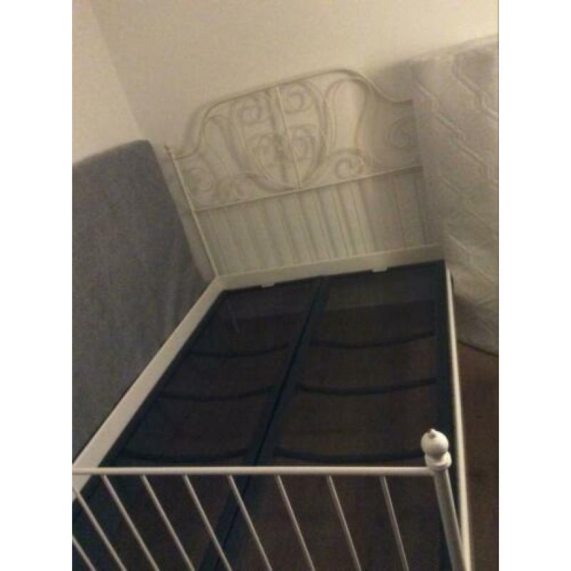 Tweepersoons bed 140x200