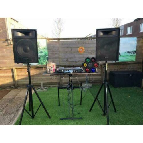 Complete Pioneer DJ stand alone set van 1000 watt.