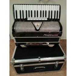 Prachtige Marinucci 80 bas,