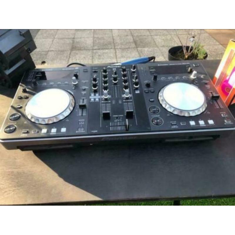 Complete Pioneer DJ stand alone set van 1000 watt.