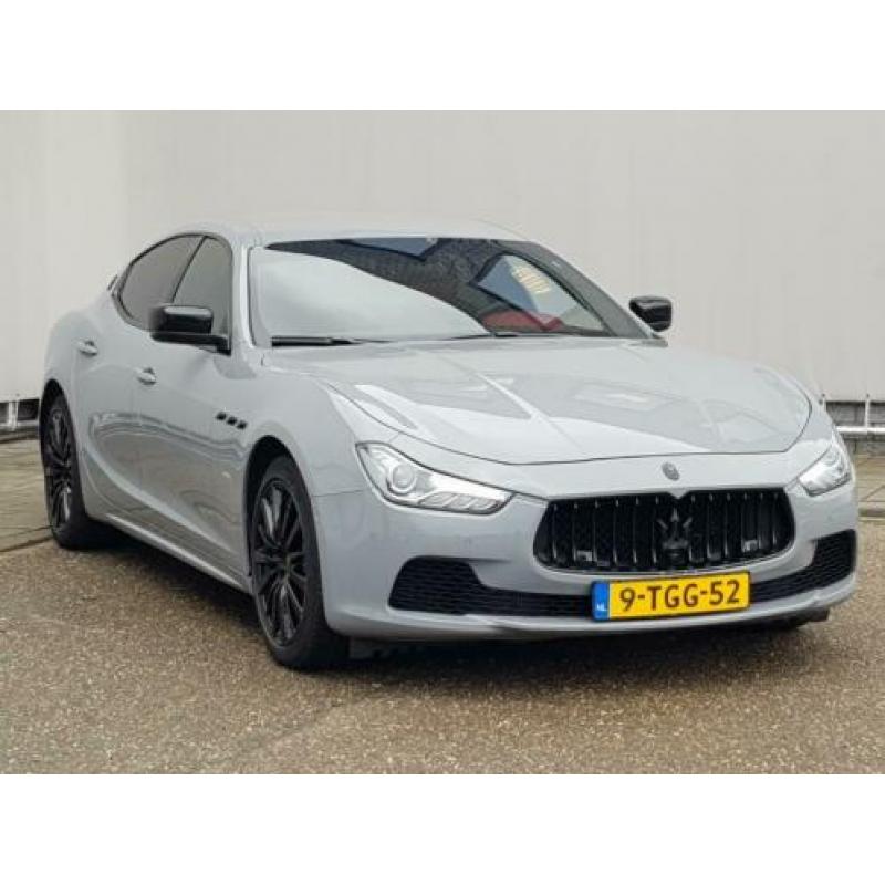 Maserati Ghibli 3.0 V6 Bi-turbo 330pk! Nero Rosso interieur.