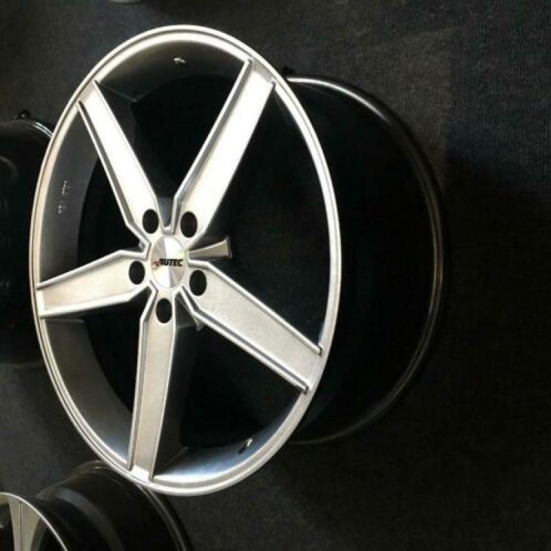 Autec lichtmetaal velgen 19"inch 5x114.3 Kia Honda Mazda