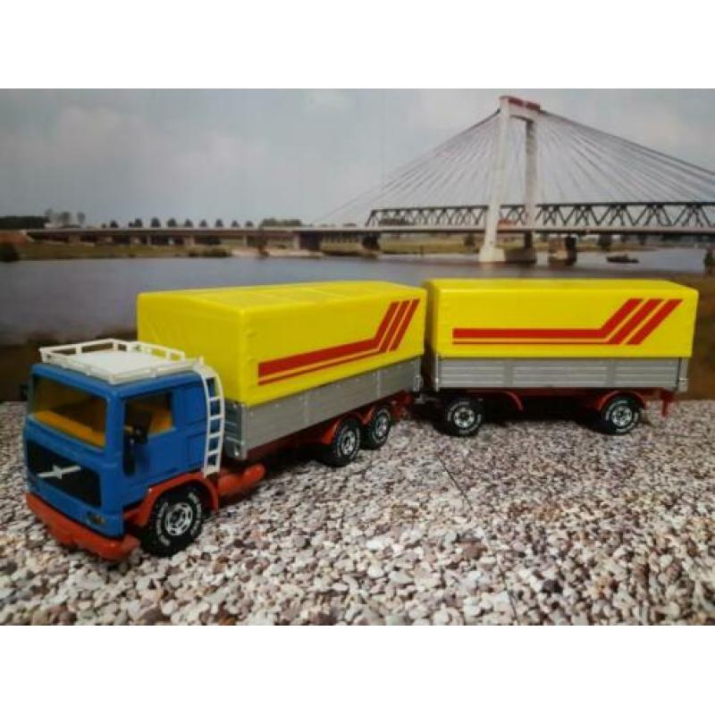 siku Volvo F12 combi