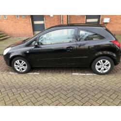 Opel Corsa 1.2 automaat Zwart