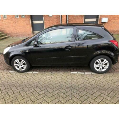 Opel Corsa 1.2 automaat Zwart