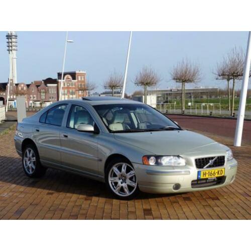 Volvo S60 2.5 T AWD Geartronic 91dkm! Full Options Youngtime