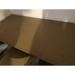 Gratis bureau en bureaustoel
