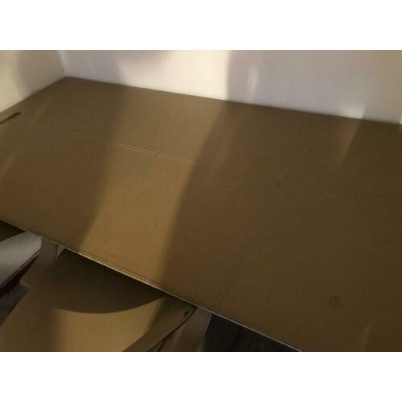 Gratis bureau en bureaustoel