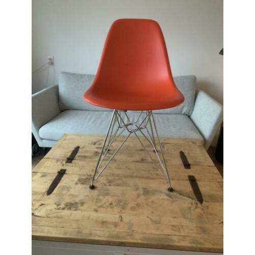 Vitra stoel Eifel onderkant