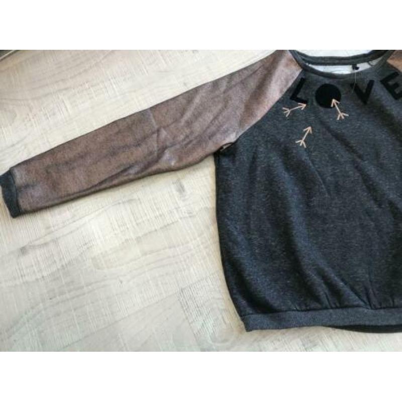 Als NIEUW: sweater van IKKS mt 152
