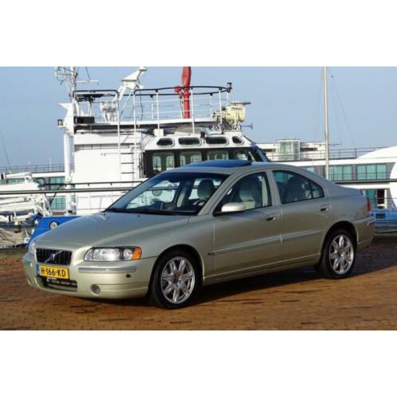 Volvo S60 2.5 T AWD Geartronic 91dkm! Full Options Youngtime