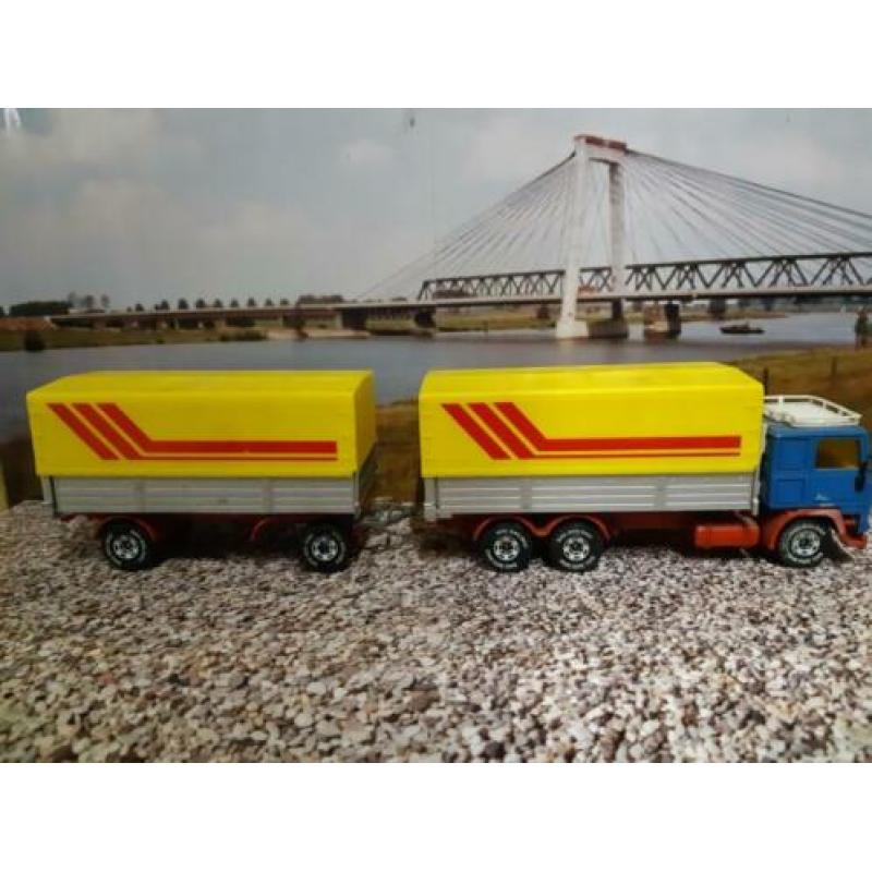 siku Volvo F12 combi