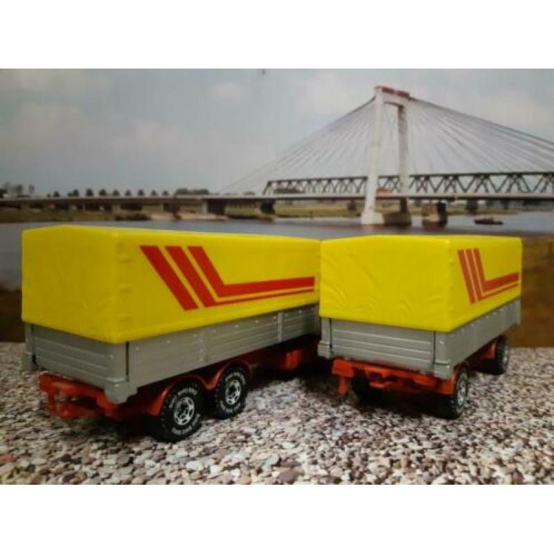 siku Volvo F12 combi