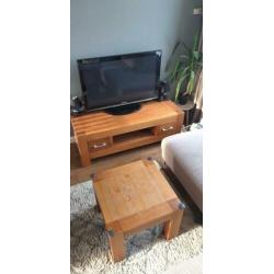 Tv meubel + salontafel van zeer robuust massief hout