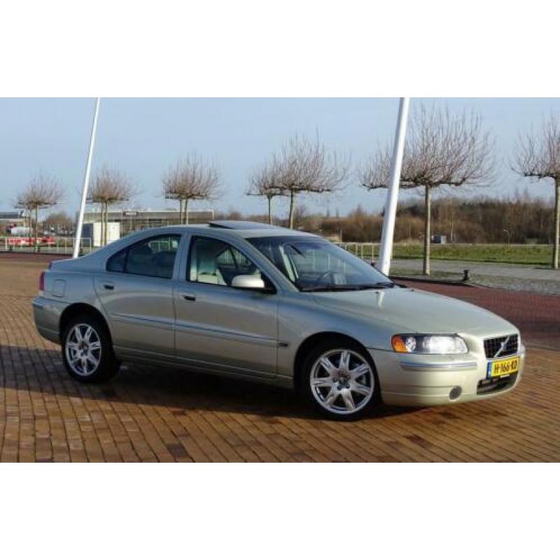 Volvo S60 2.5 T AWD Geartronic 91dkm! Full Options Youngtime