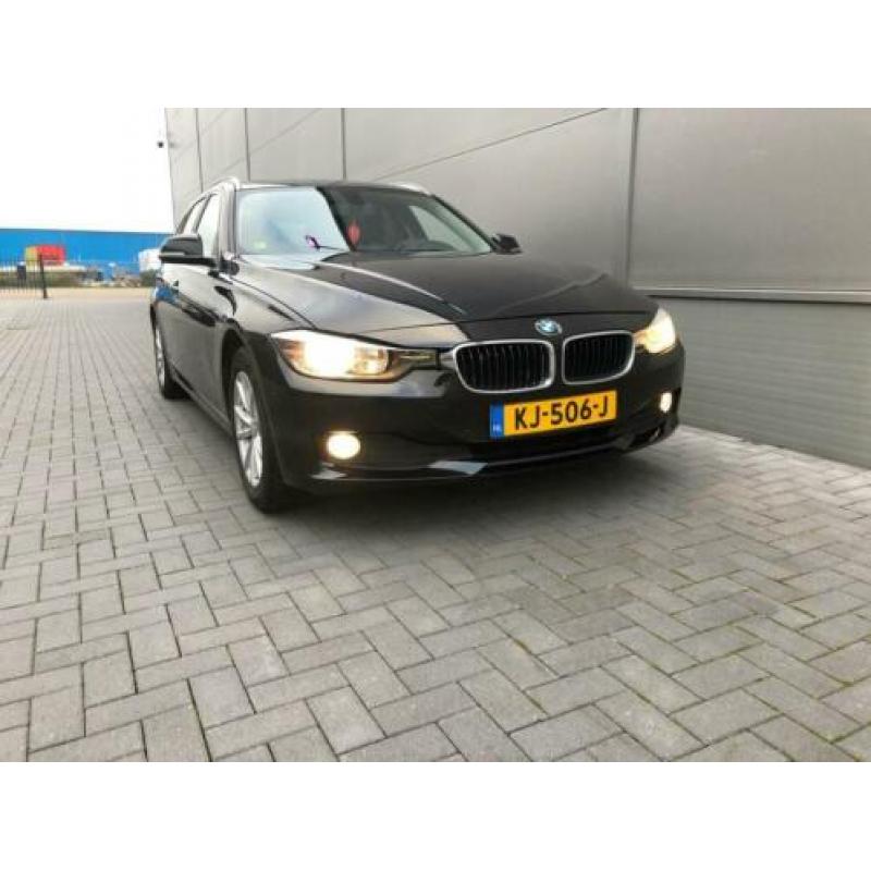 BMW 3-serie Touring 318d Executive navigatie