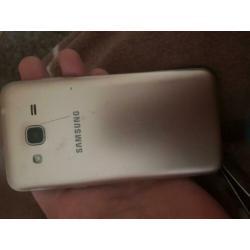 Samsung Galaxy.. j3 zonder lader..