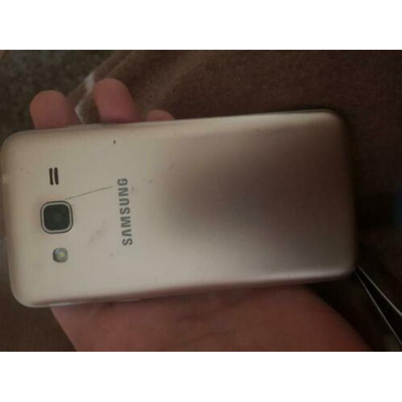 Samsung Galaxy.. j3 zonder lader..