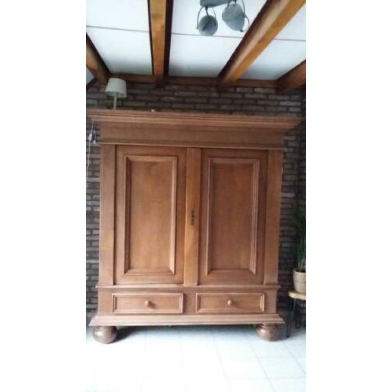 Buffet kast, oud eiken